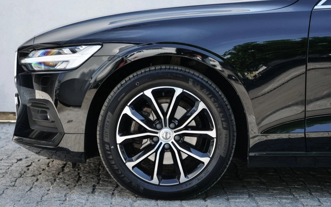 Volvo V60 cena 139900 przebieg: 46500, rok produkcji 2021 z Węgrów małe 596